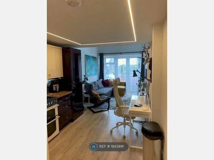 1 Bedroom Flat To Rent In Manhattan Building, London, E3