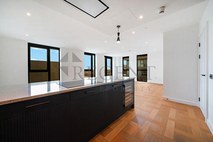 3 Bedroom Apartment For Sale In Saffron Wharf, Merino Gardens, E1W