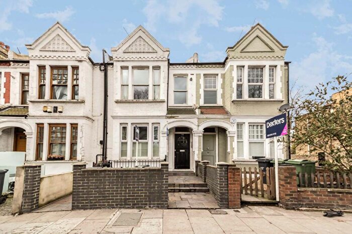 2 Bedroom Flat To Rent In Cavendish Road, Balham, SW12