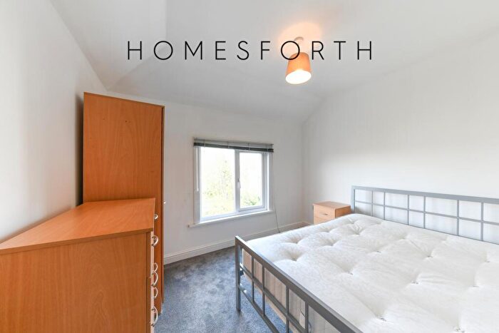 2 Bedroom Flat To Rent In Minster Road, West Hampstead, NW2