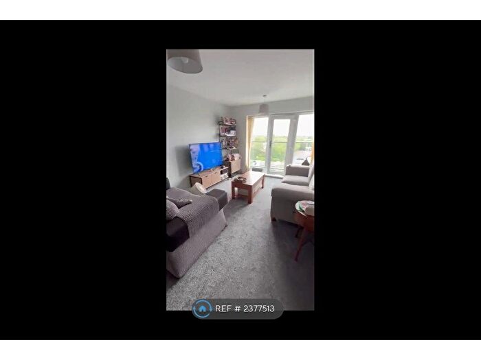 2 Bedroom Flat To Rent In Ladywell Point, Salford, M50