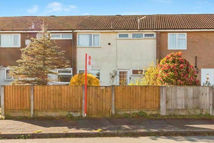 3 Bedroom Mews For Sale In Warwick Road, Macclesfield, Cheshire, SK11