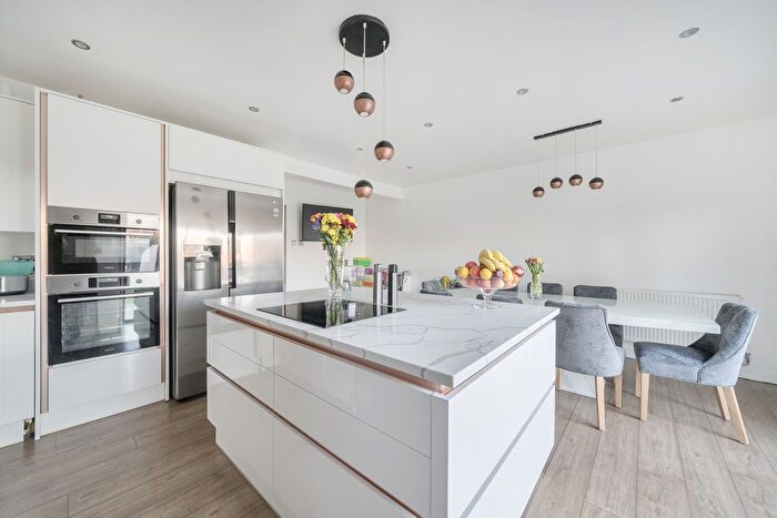 4 Bedroom Detached House For Sale In Grove Road, Gosport, PO12