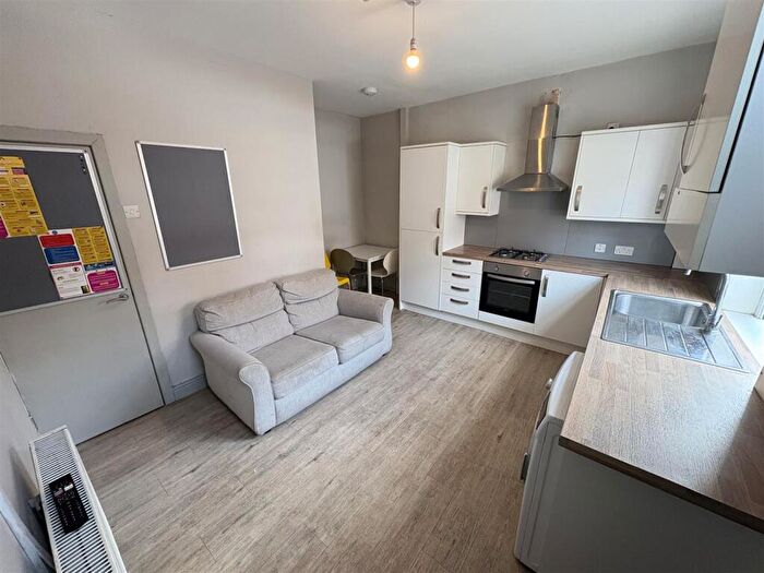 3 Bedroom Terraced House To Rent In Autumn Street, Hyde Park, Leeds, LS6