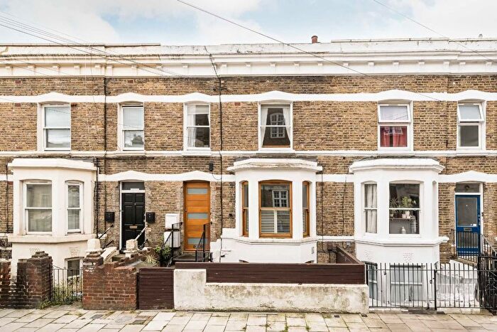 2 Bedroom Flat To Rent In Ferndale Road, London, SW4