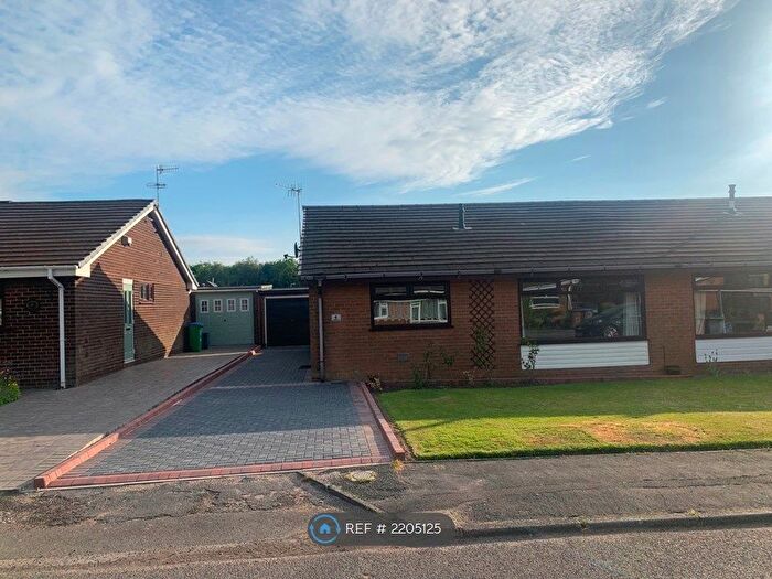 3 Bedroom Bungalow To Rent In Laburnum Way, Littleborough, OL15