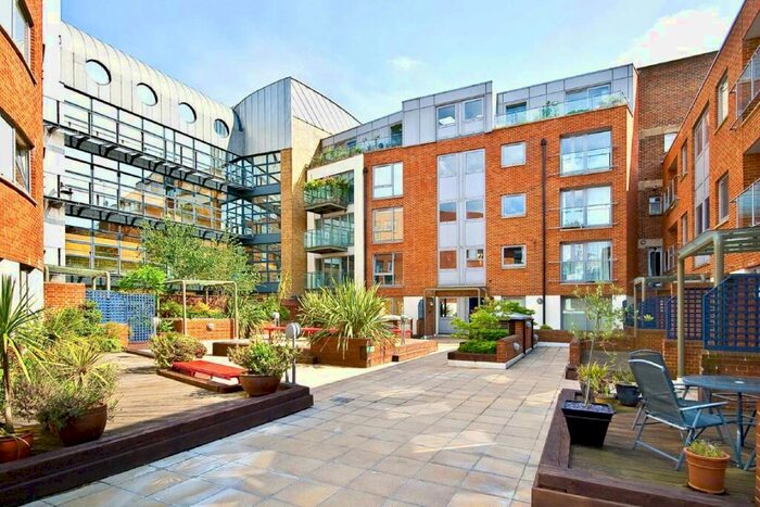 1 Bedroom Flat To Rent In Britton Street, Britton Street, EC1M