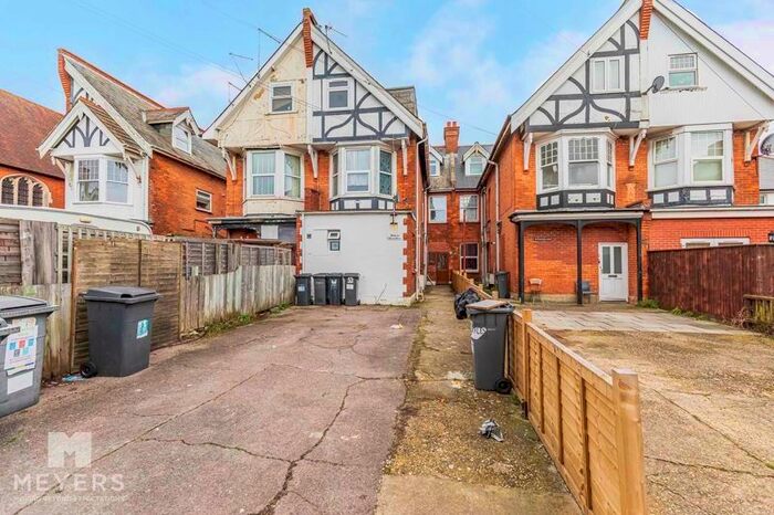 2 Bedroom Flat To Rent In White Heather, St. Marys Road, Bournemouth, BH1