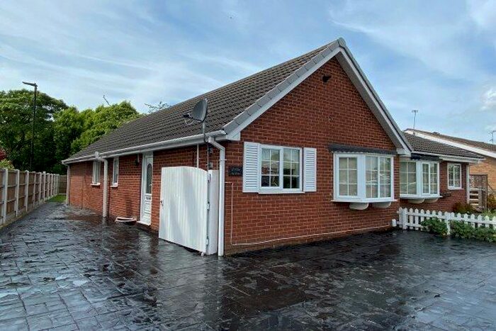 3 Bedroom Bungalow To Rent In Stoops Lane, Doncaster, DN4