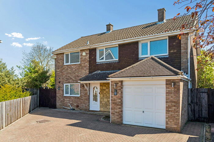 5 Bedroom Detached House For Sale In Coombe Drive, Dunstable, LU6