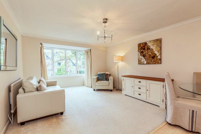 2 Bedroom Apartment To Rent In Hernes Road, Oxford, OX2