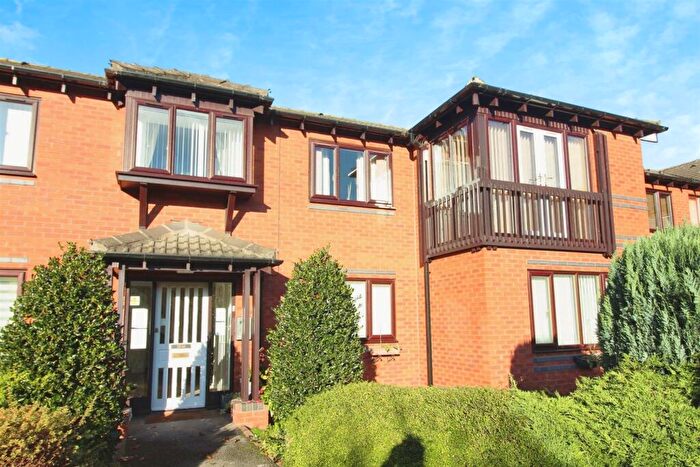 1 Bedroom Flat For Sale In Church View, Sherburn In Elmet, Leeds, LS25