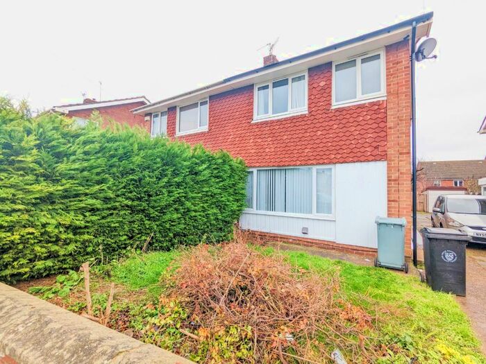 3 Bedroom Semi-Detached House To Rent In Goodliff Road, Grantham, NG31