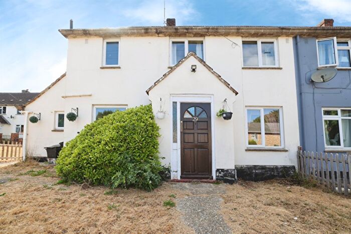 3 Bedroom Semi-Detached House For Sale In Hill Top Avenue, Tidworth, SP9