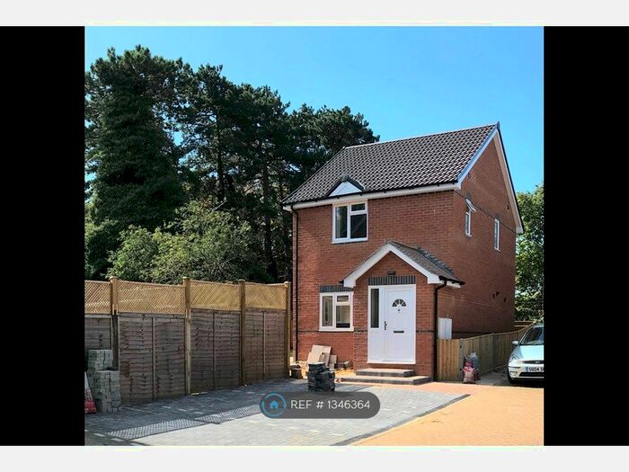 2 Bedroom Detached House To Rent In St Thomas Close, Basingstoke, RG21