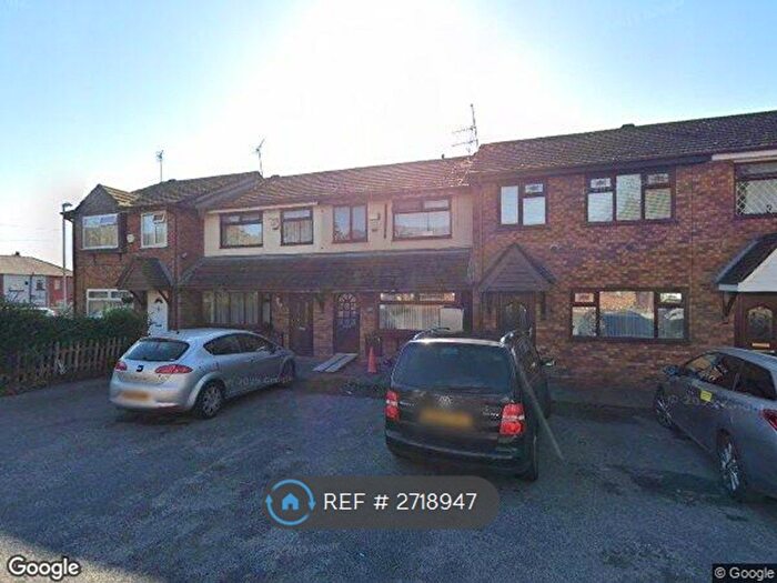 3 Bedroom Terraced House To Rent In Boston Street, Oldham, OL8