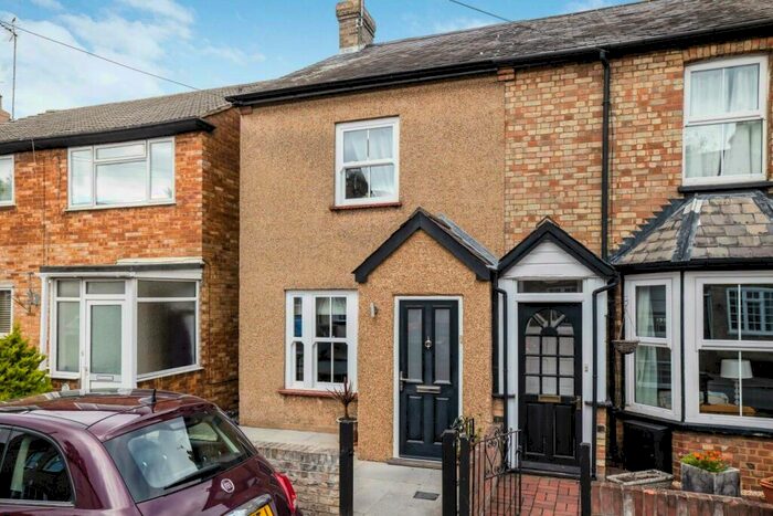 3 Bedroom End Of Terrace House To Rent In Thornton Road Potters Bar, EN6