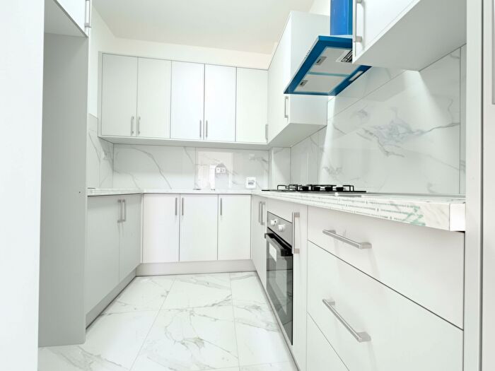 3 Bedroom Maisonette To Rent In High Road, Benfleet, SS7