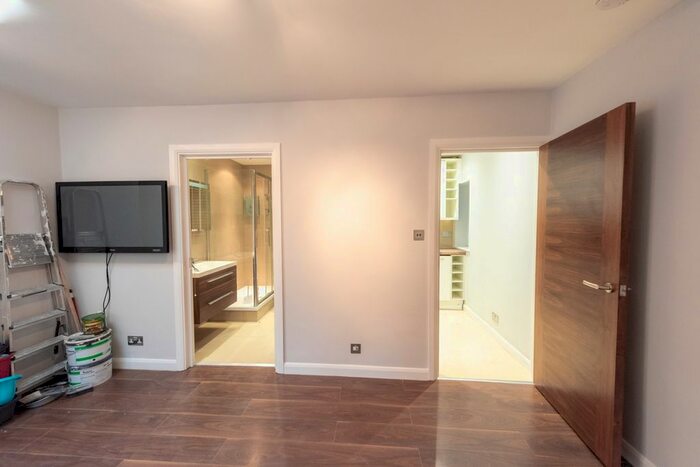 1 Bedroom Flat To Rent In Camden High Street, Camden, NW1