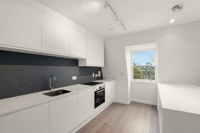 3 Bedroom Maisonette To Rent In Friend Street, London, EC1V