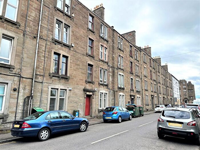 1 Bedroom Flat To Rent In Molison Street, Dundee, DD4