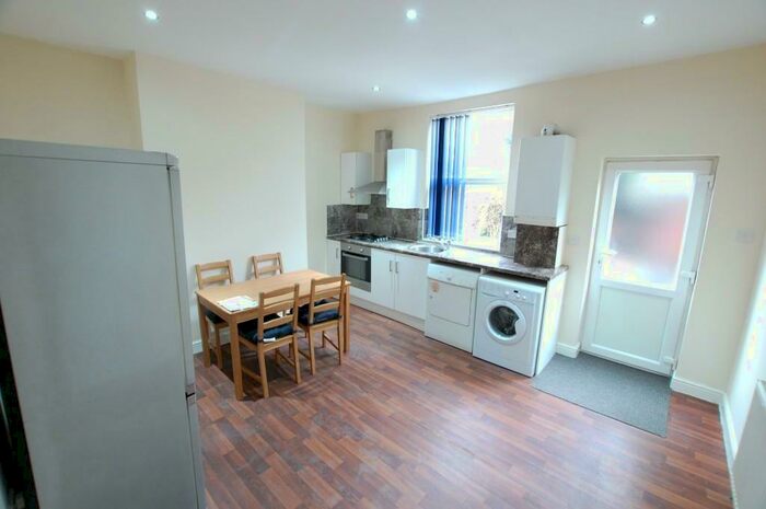 3 Bedroom Terraced House To Rent In Alderson Place, Sheffield, S2