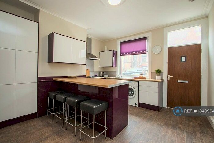 4 Bedroom Terraced House To Rent In Village Place, Leeds, LS4