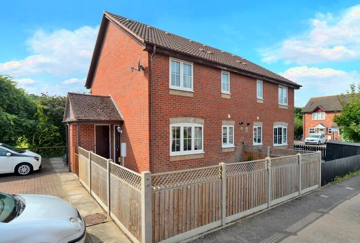 1 Bedroom Property To Rent In Weldon Drive, West Molesey, KT8