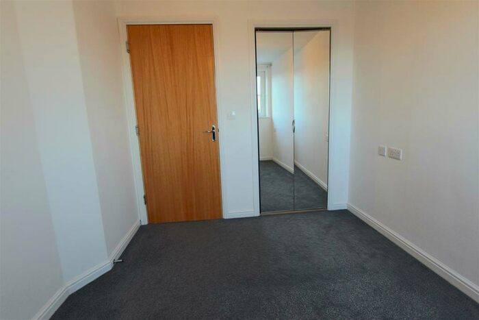 2 Bedroom Flat To Rent In , Bittern Court Dunfermline, KY11