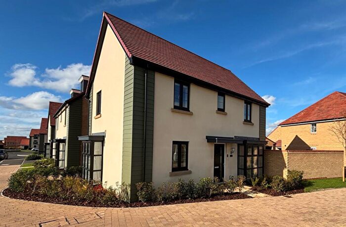 3 Bedroom Detached House For Sale In Gornall Way, Huntingdon, PE29