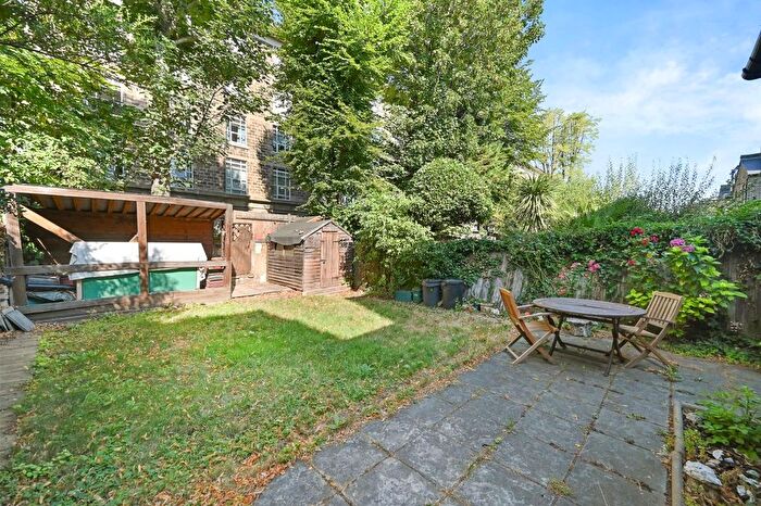 2 Bedroom Flat For Sale In Third Avenue, Acton, W3