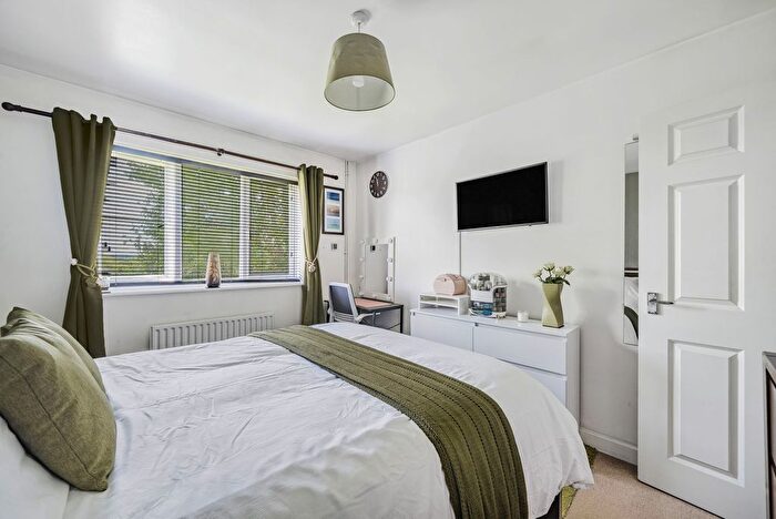 1 Bedroom Flat For Sale In Eastman Way, Haydock Court Eastman Way, KT19