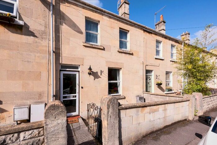 4 Bedroom Terraced House To Rent In Burnham Road, Bath, BA2