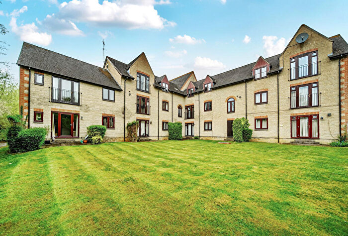 2 Bedroom Apartment For Sale In Ducklington Lane, Witney, Oxfordshire, OX28