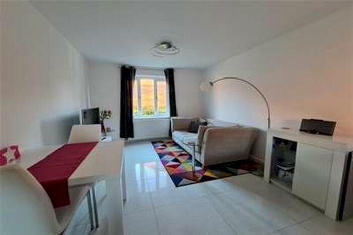 1 Bedroom Flat To Rent In Sopwith Close - North Kingston, KT2