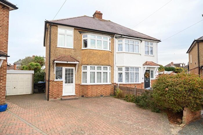 3 Bedroom Semi Detached House For Sale In Fairfax Close, Walton-on-Thames, KT12