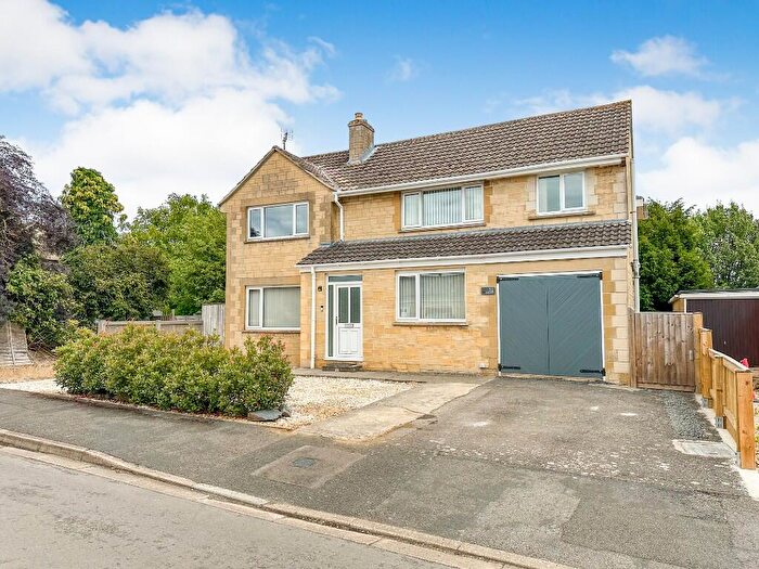 5 Bedroom Detached House For Sale In Kingsmead, Lechlade, Gloucestershire, GL7