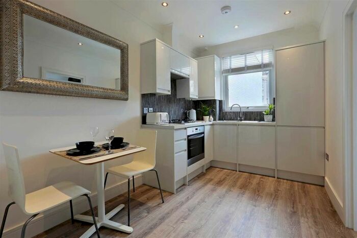 1 Bedroom Flat To Rent In High Road, Turnpike Lane, N22