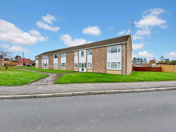 2 Bedroom Flat For Sale In Downlands Road, Devizes, SN10