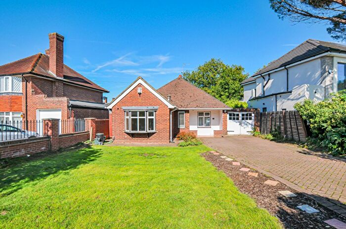 3 Bedroom Semi-detached Bungalow For Sale In Sweetcroft Lane, Hillingdon, UB10