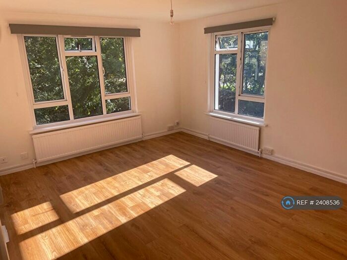 2 Bedroom Flat To Rent In Wolstonbury Court, Burgess Hill, RH15