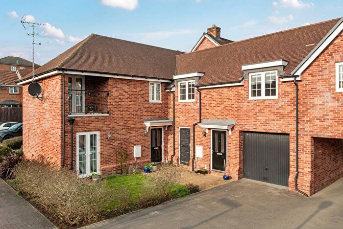 2 Bedroom Maisonette For Sale In Montague Mews, Farnham, GU9