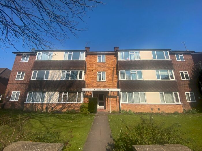 2 Bedroom Flat To Rent In Lovelace Road, Surbiton, KT6