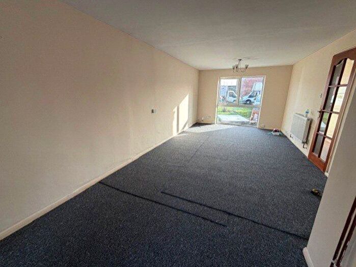 3 Bedroom Terraced House To Rent In Croft Pool, Bedworth, Warwickshire, CV12