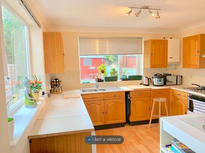 2 Bedroom End Of Terrace House To Rent In Eden Road, Beckenham, BR3