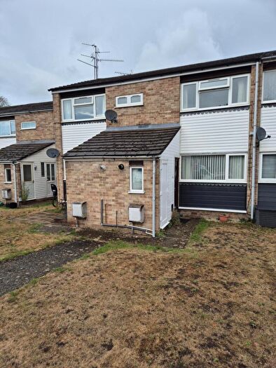 2 Bedroom Maisonette For Sale In Rickman Close, Woodley, Reading, Berkshire, RG5