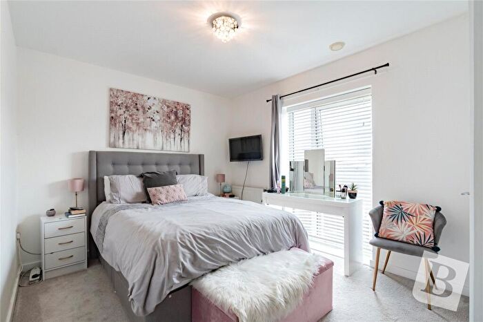 2 Bedroom Apartment For Sale In Redberry Court, Harle Way, Rainham, RM13