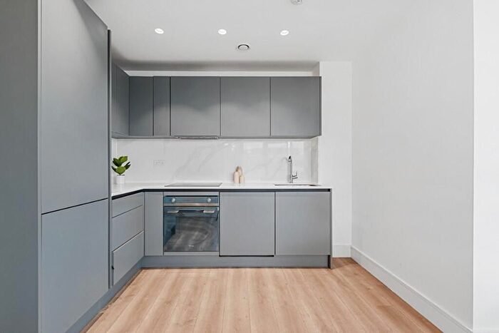 1 Bedroom Flat To Rent In Hounslow, London, TW8