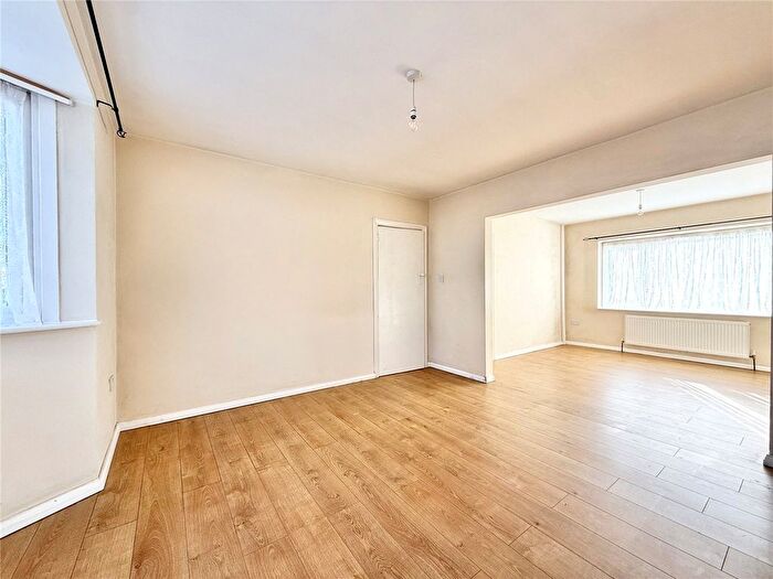 3 Bedroom End Terrace House To Rent In Ashford Avenue, Hayes, UB4