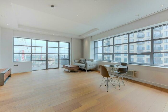 2 Bedroom Apartment To Rent In Kent Building, London City Island, London, E14